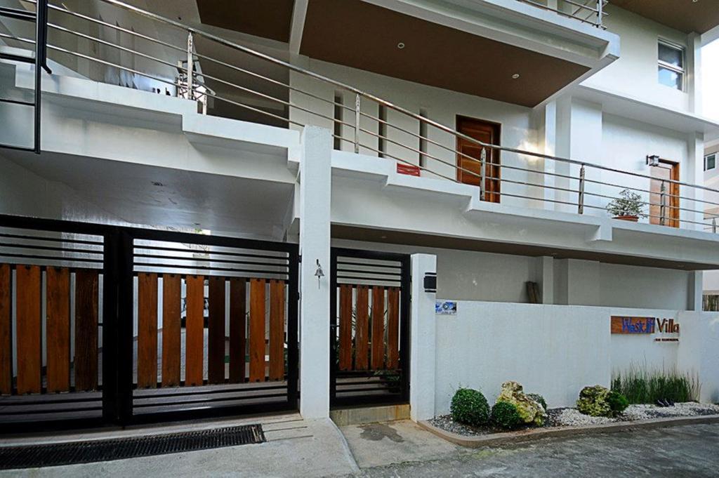 Bluewaves Westcliff Villa Balabag  Exteriör bild