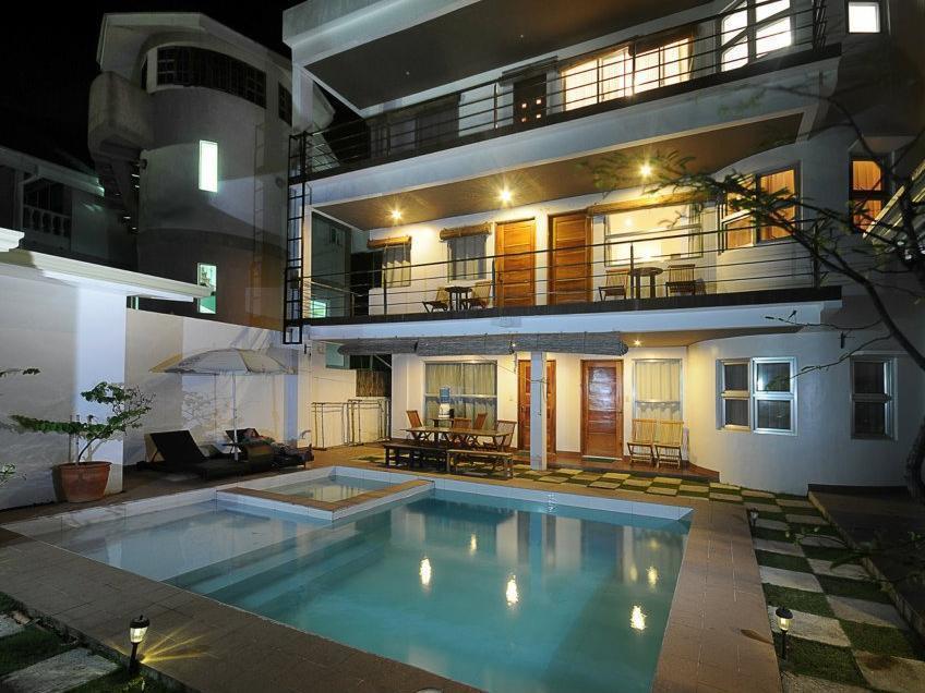 Bluewaves Westcliff Villa Balabag  Exteriör bild